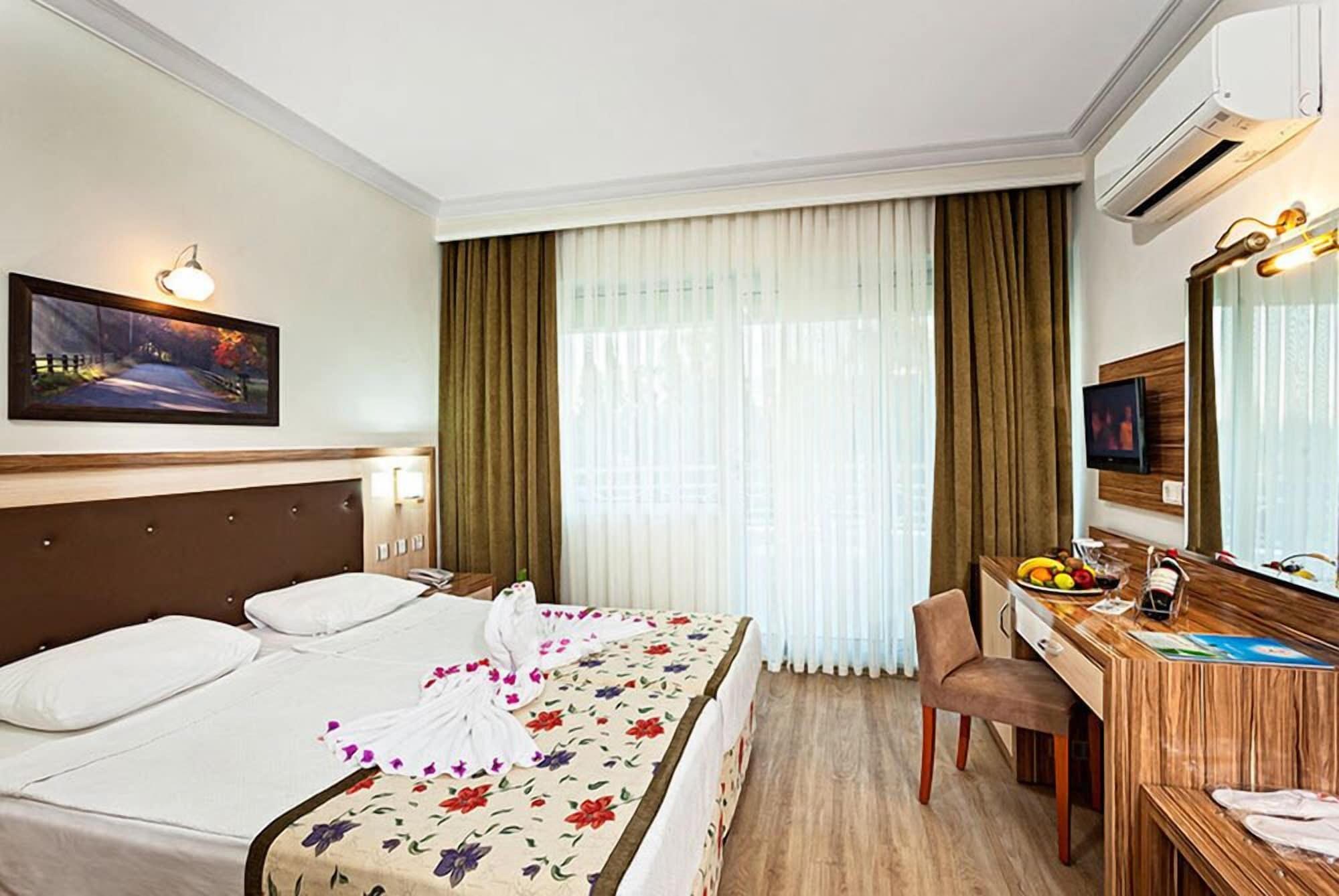 Venus Hotel Side Luaran gambar