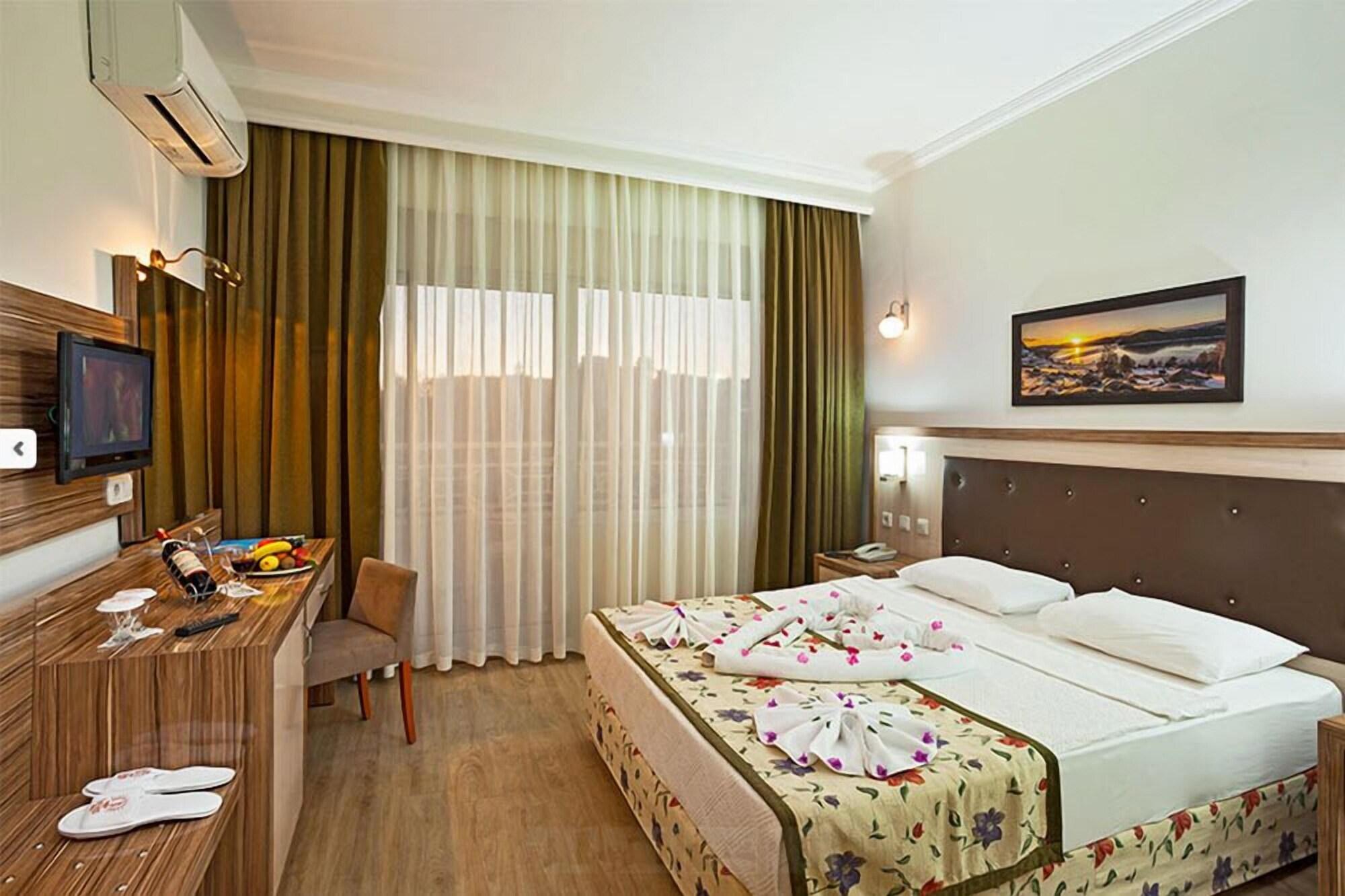 Venus Hotel Side Luaran gambar