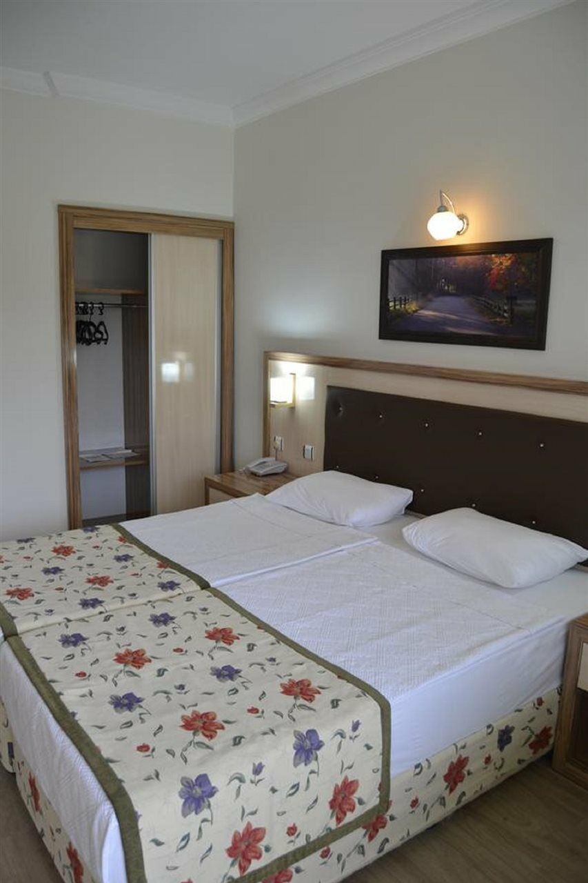 Venus Hotel Side Luaran gambar