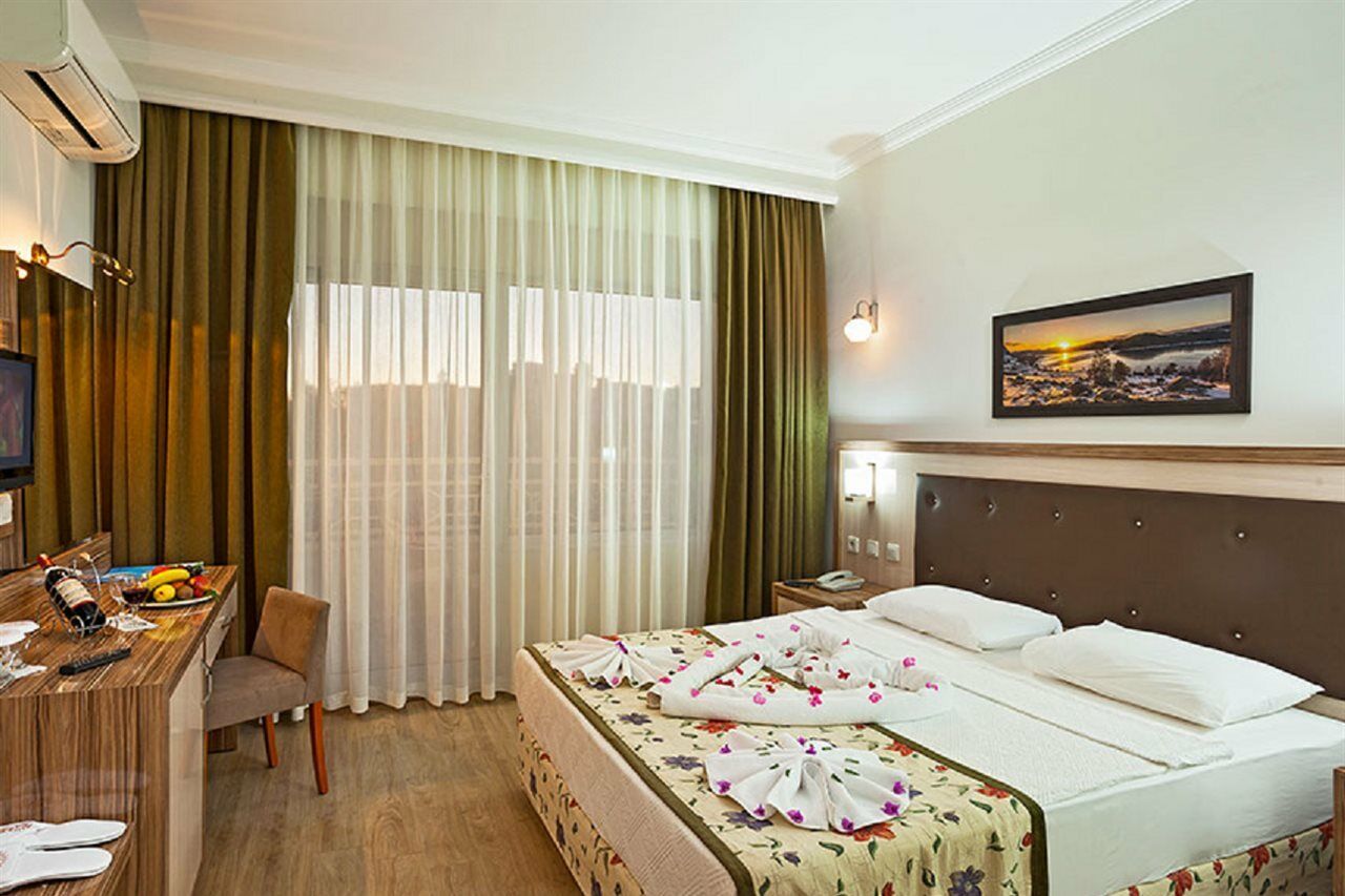 Venus Hotel Side Luaran gambar