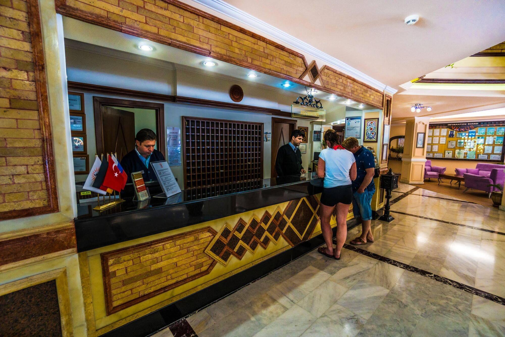 Venus Hotel Side Luaran gambar